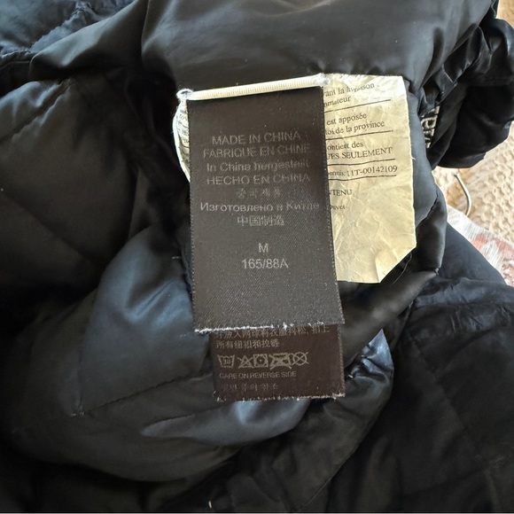 Marmot women’s Quilted Black Down Puffer Jacket 700 fill - Picture 4 of 8